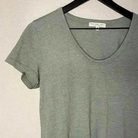 Truly Madly Deeply Urban Outfitters - Picture 3 of 6